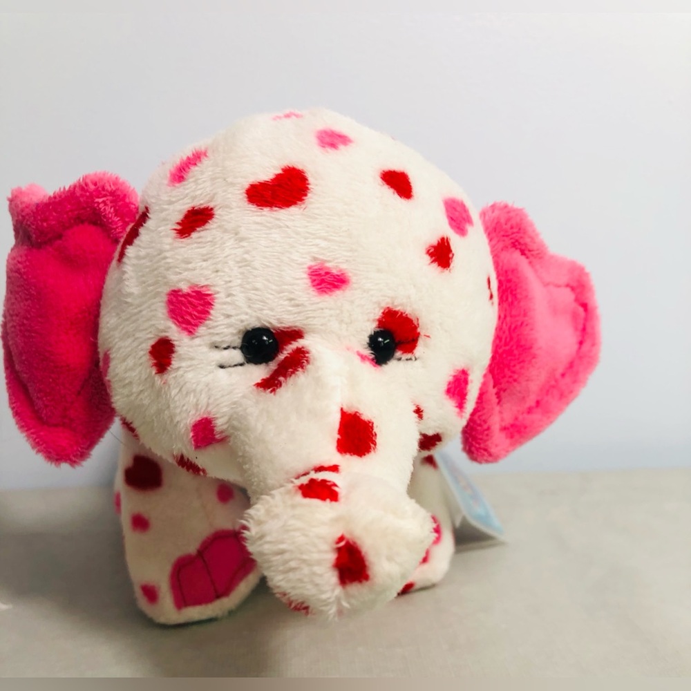 Webkinz Eluvant White Pink Love Hearts Elephant Ganz HM602 With Sealed Tag